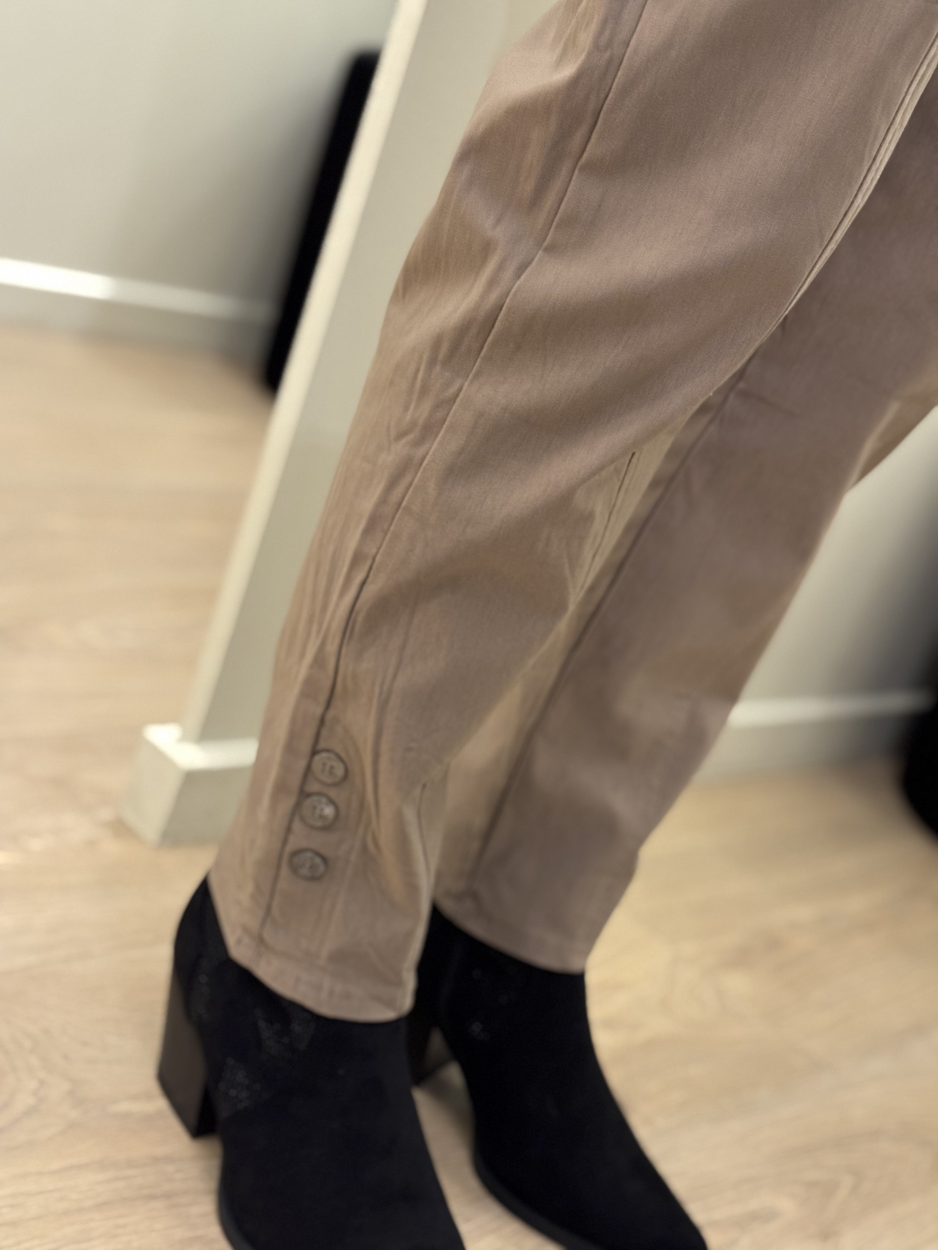 By Lagony - Malou 2 - Forret Buks Beige