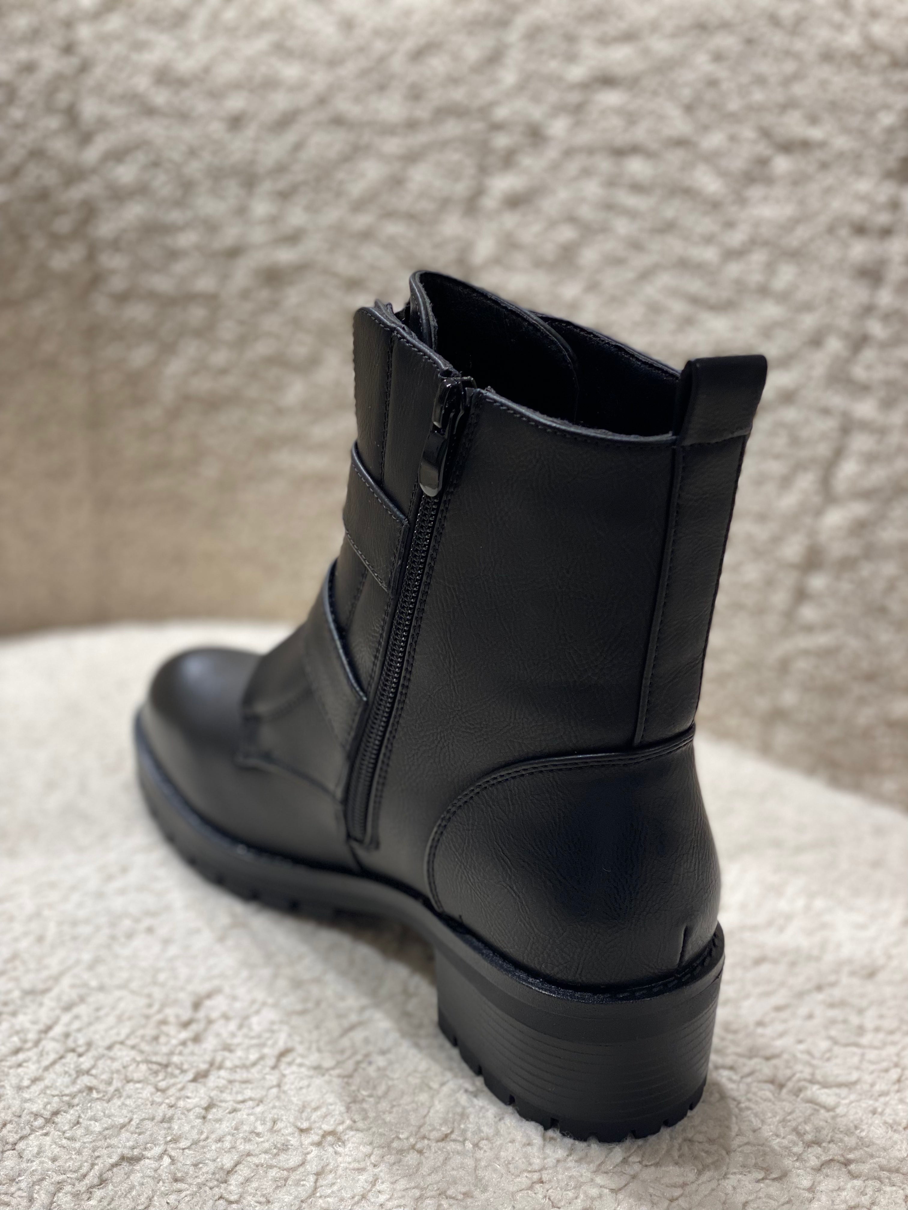 By Lagoni - Støvle m. sølv spænder - Sort