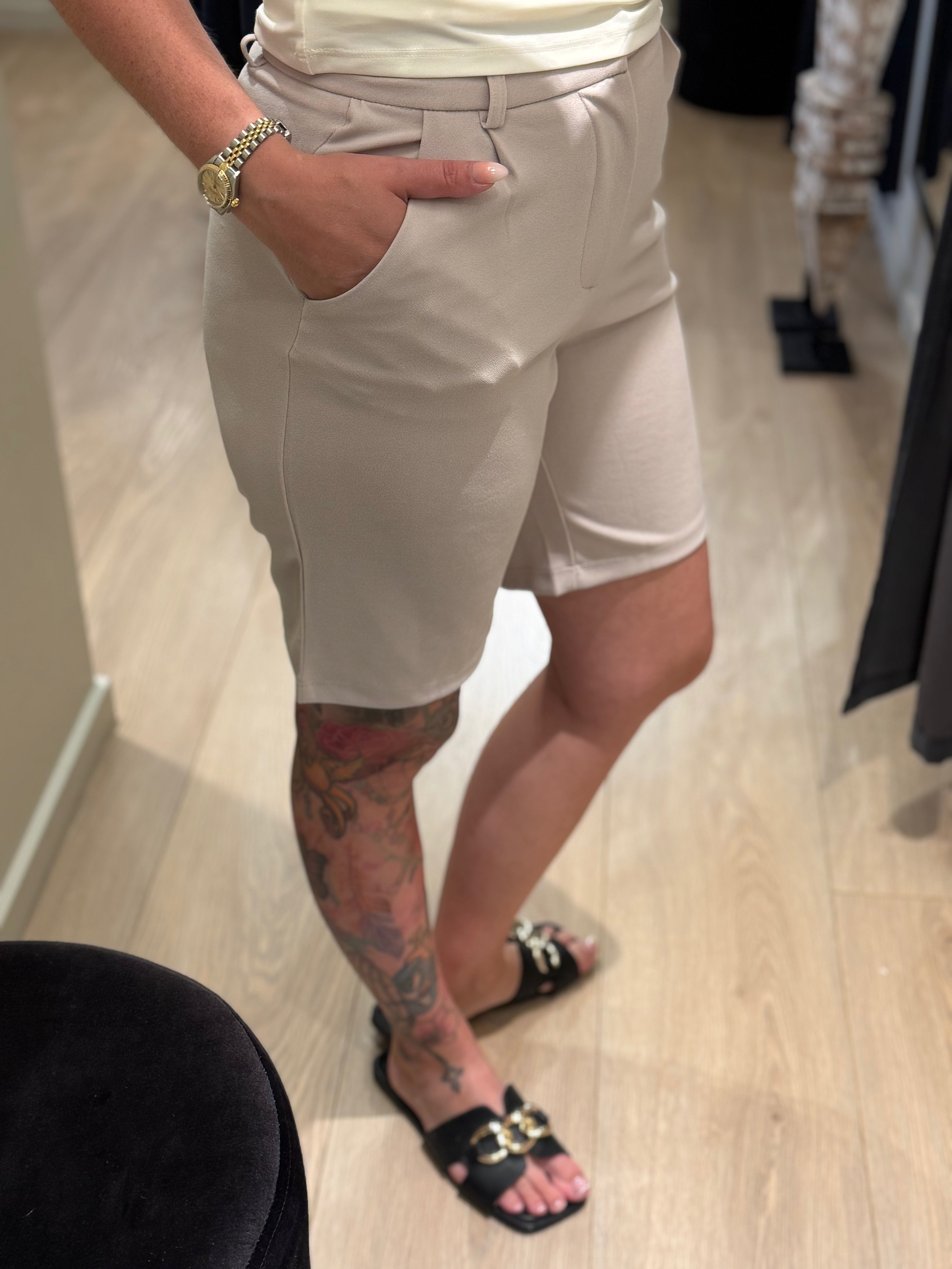 JDY - Tanja - Shorts Sand