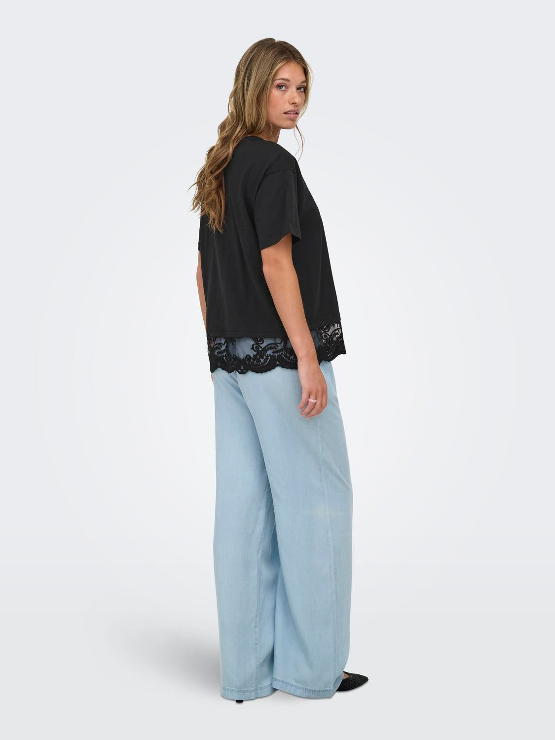 Only - Vivvi - T-shirt - Sort