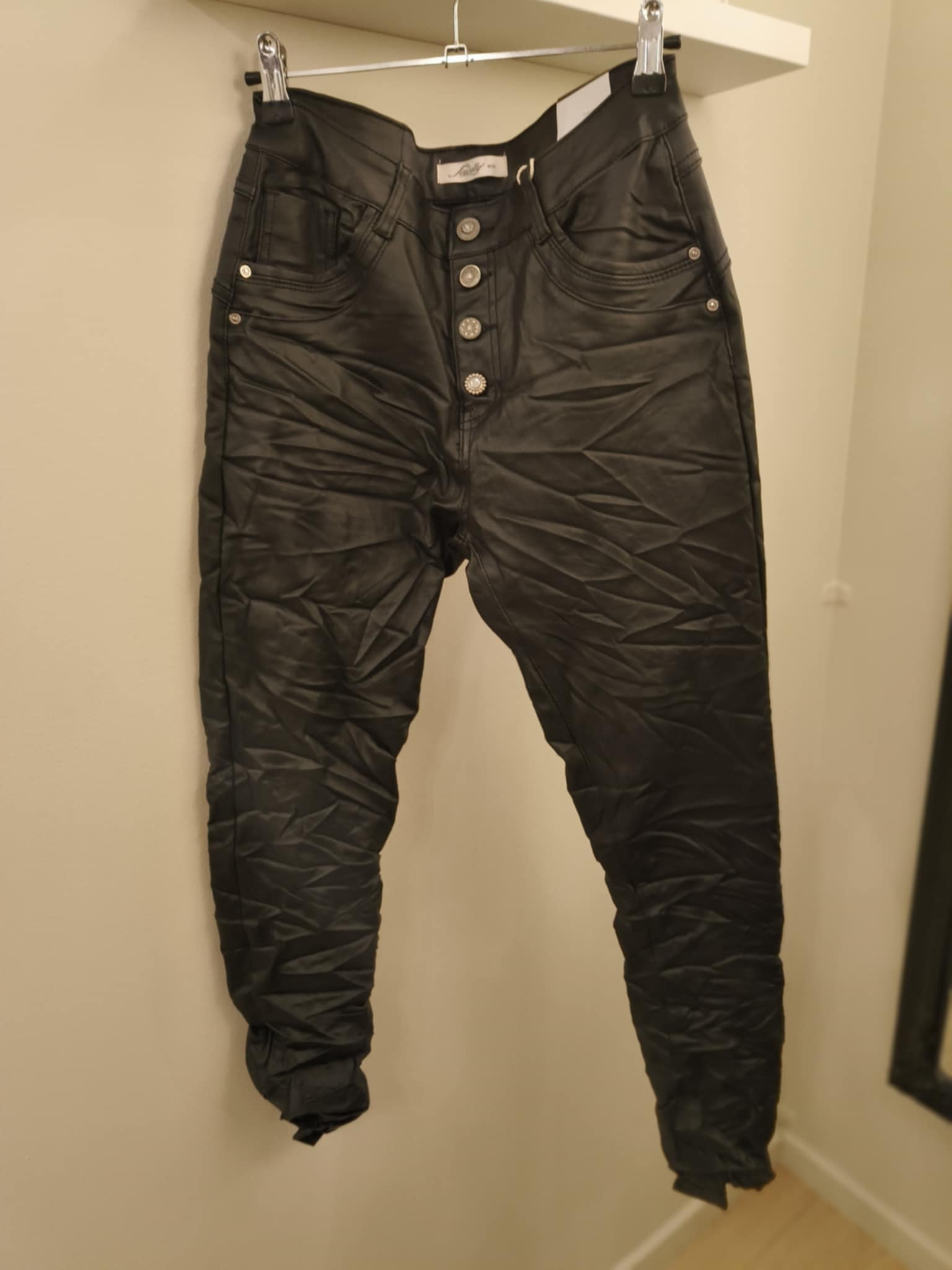 Jewelly - Buks - Sort Coated