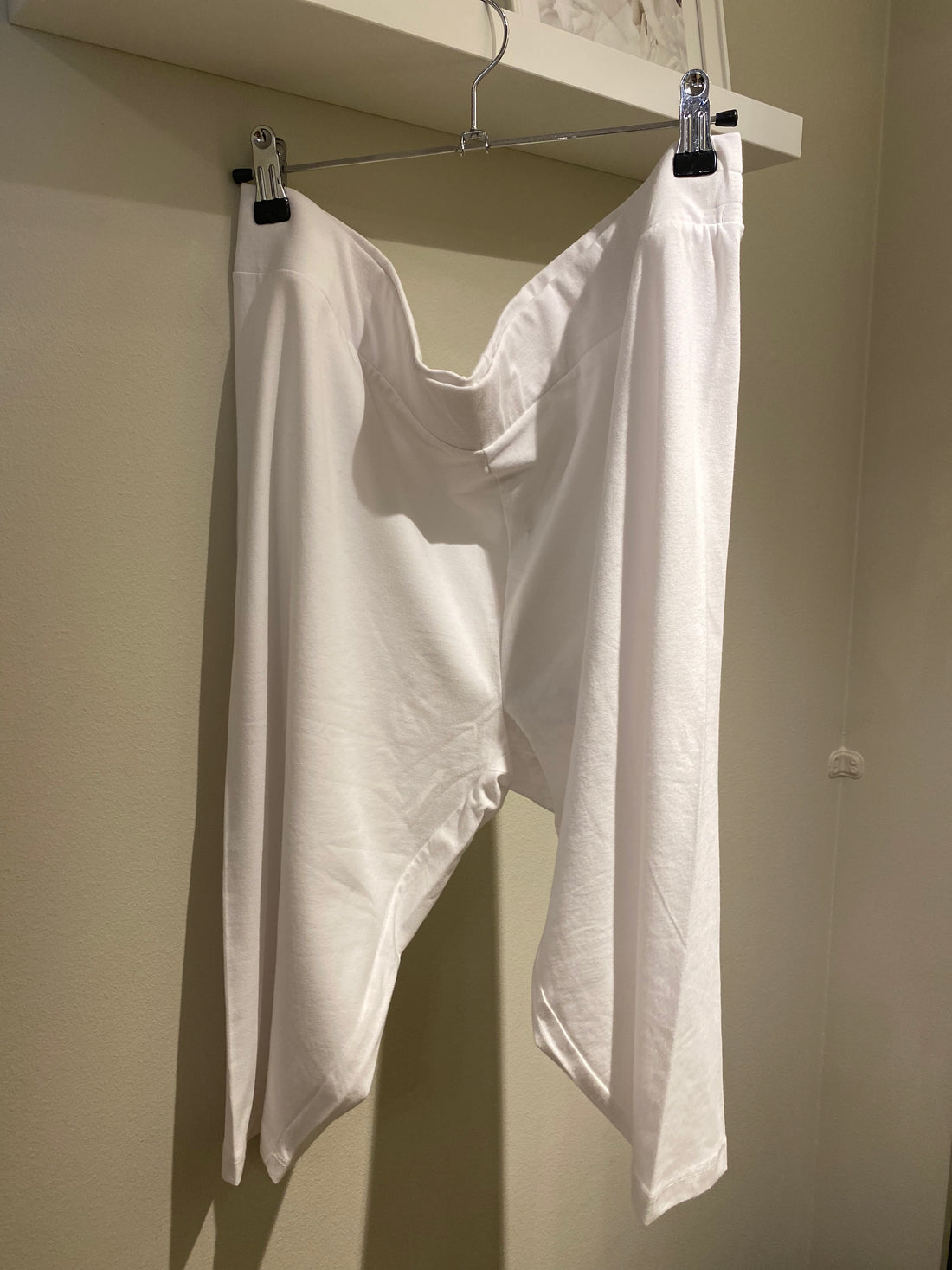 Only Carmakoma - Time - Shorts 3/4 Hvide