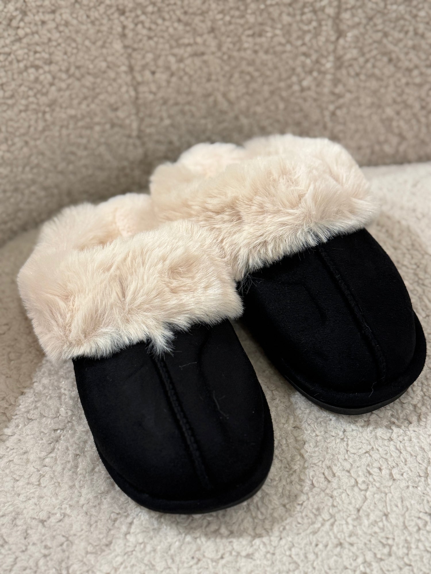 Marta - Sutsko - Sort