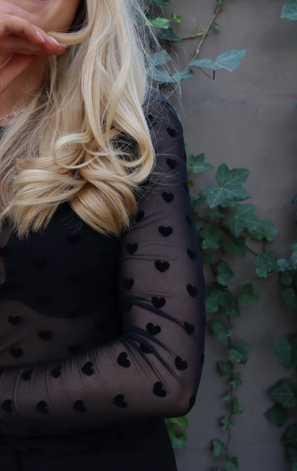 LIBERTÈ - Mesh - Bluse Sort Hjerter