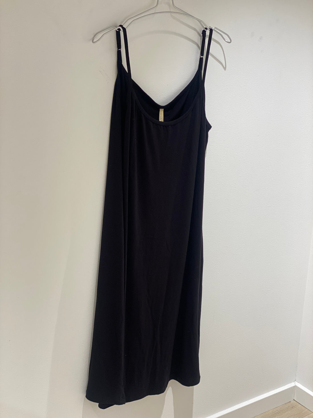 Cassiopeia - Mellemi - Kjole Sort