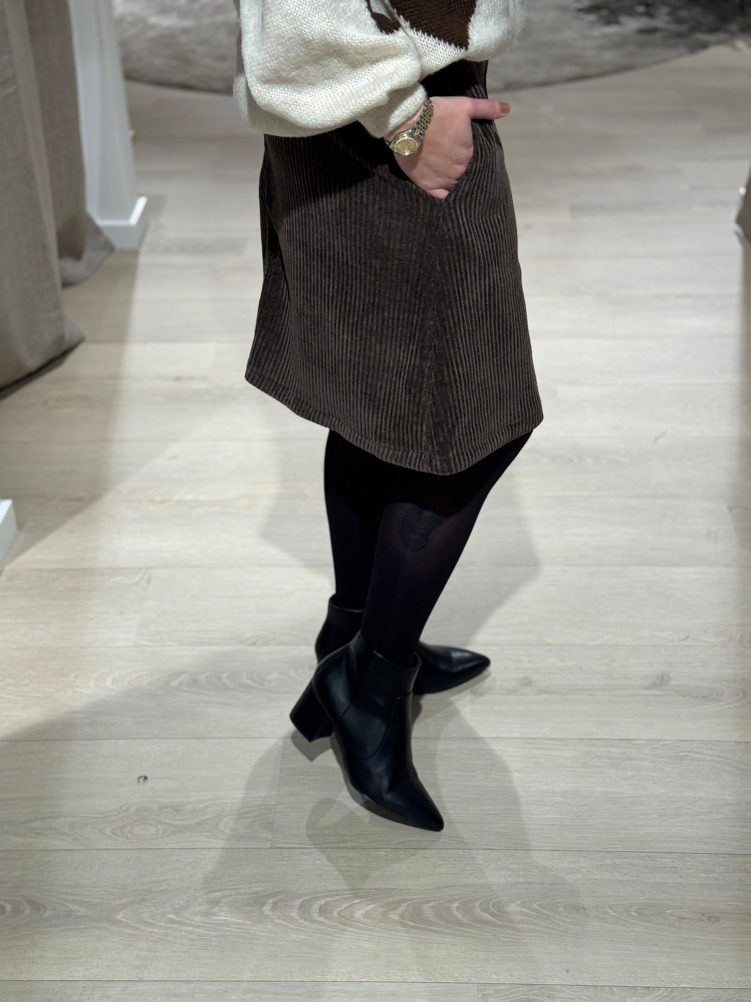 Marta - June - Nederdel Brun