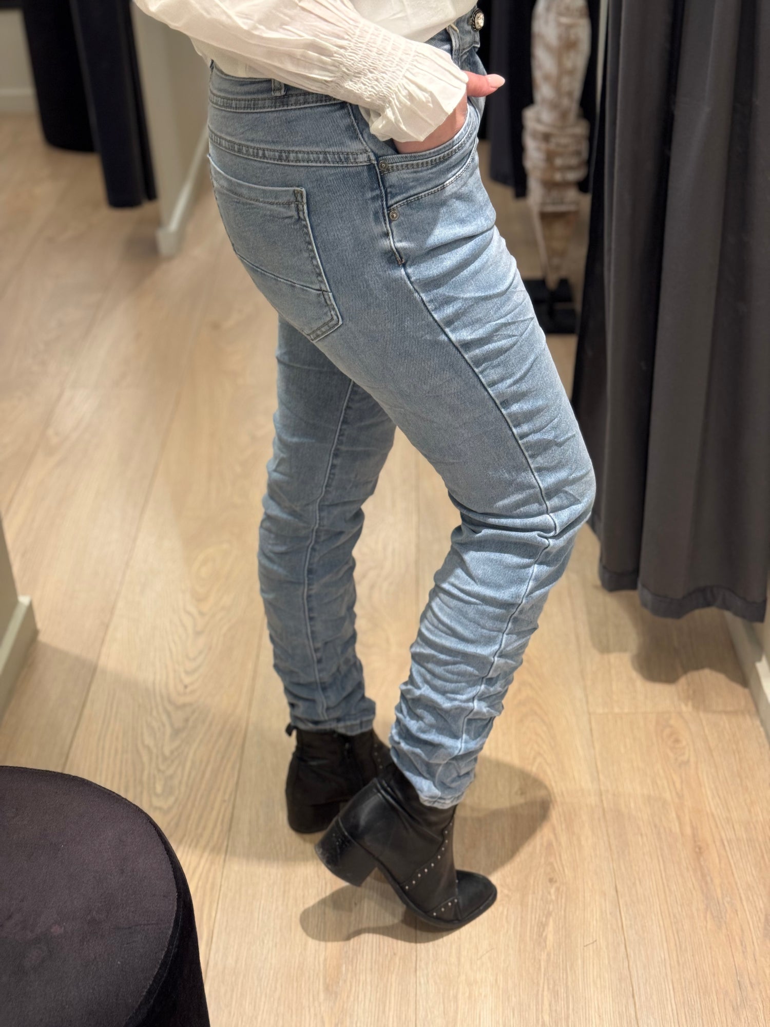 Jewelly - Jeans - Lys Buks