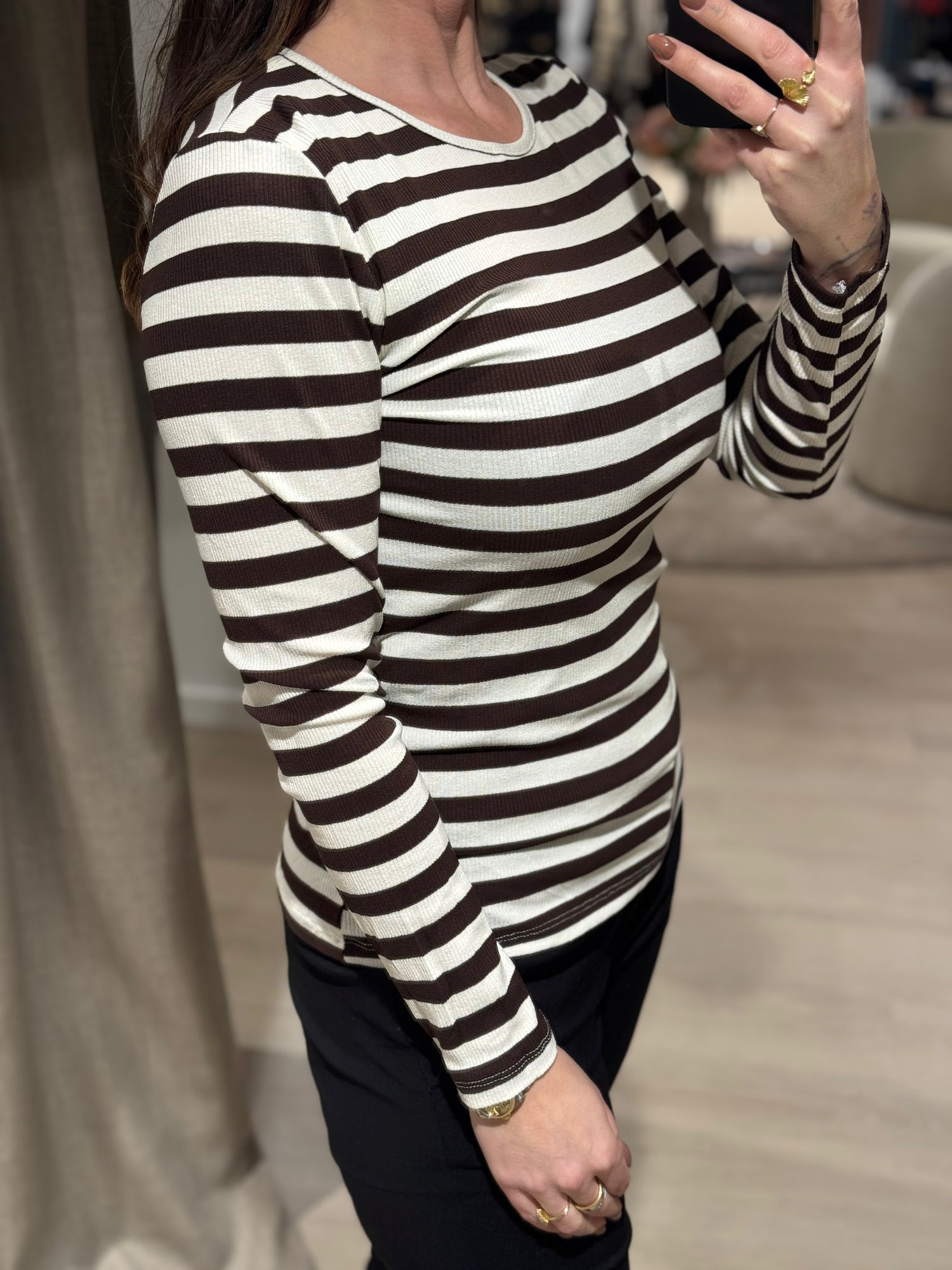 Marta - Begonia - Rib Chokolade