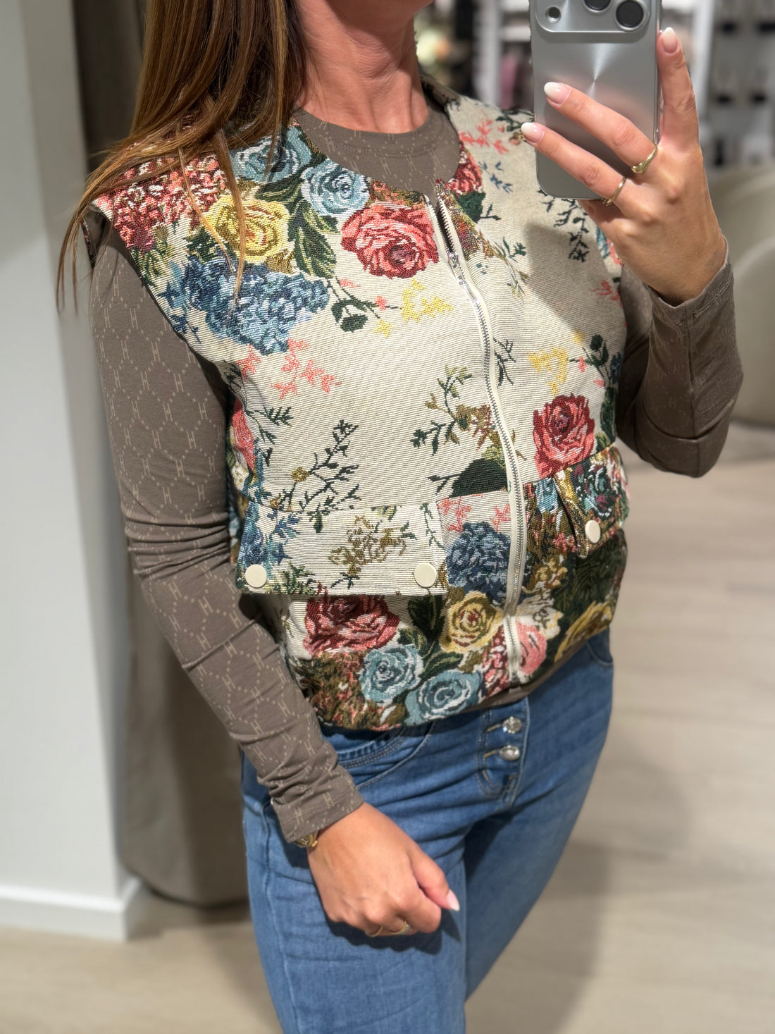 Sisters Point - Garwin - Vest