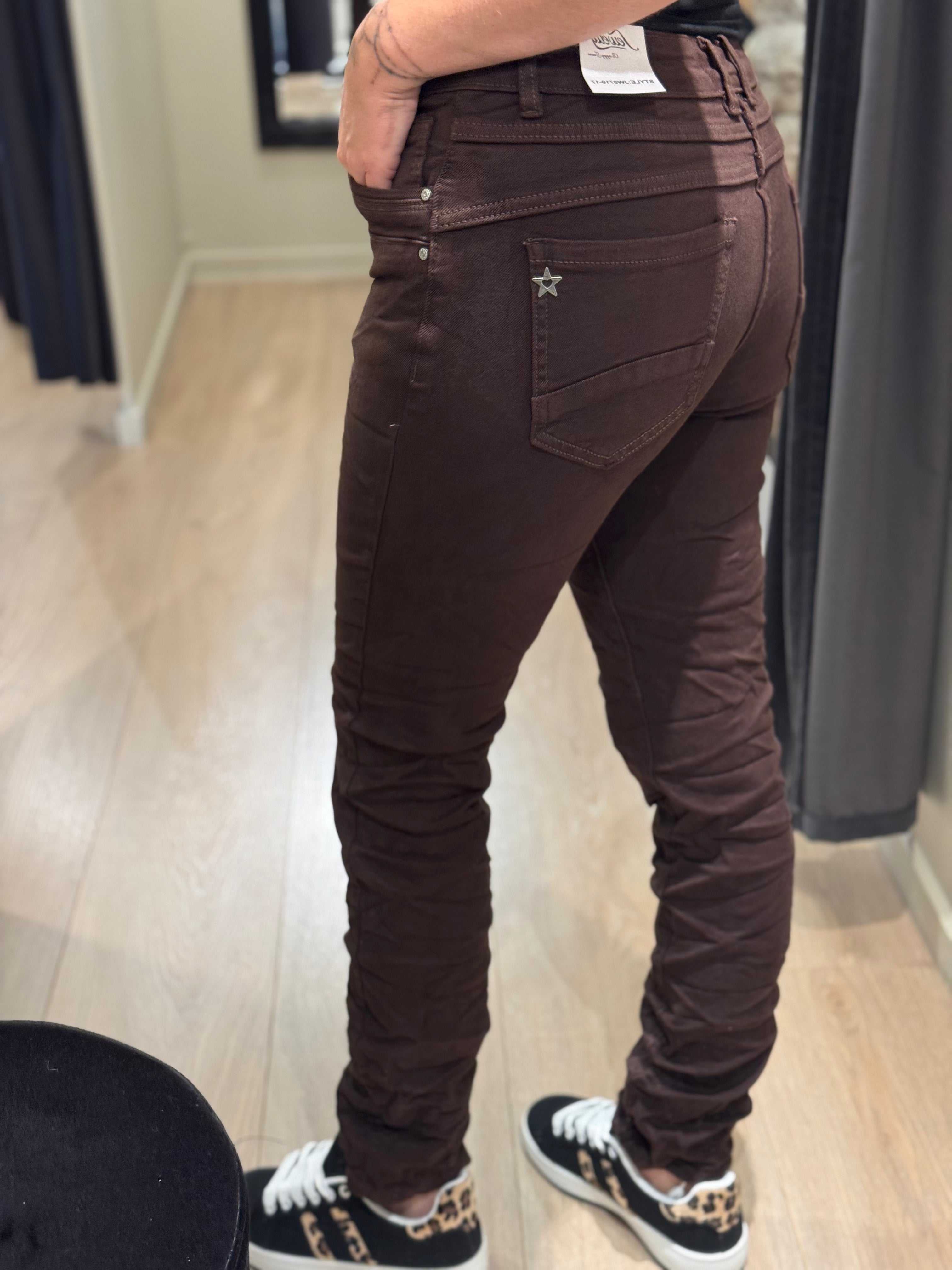 Jewelly - Jeans - Chokoladebrun - Knapper