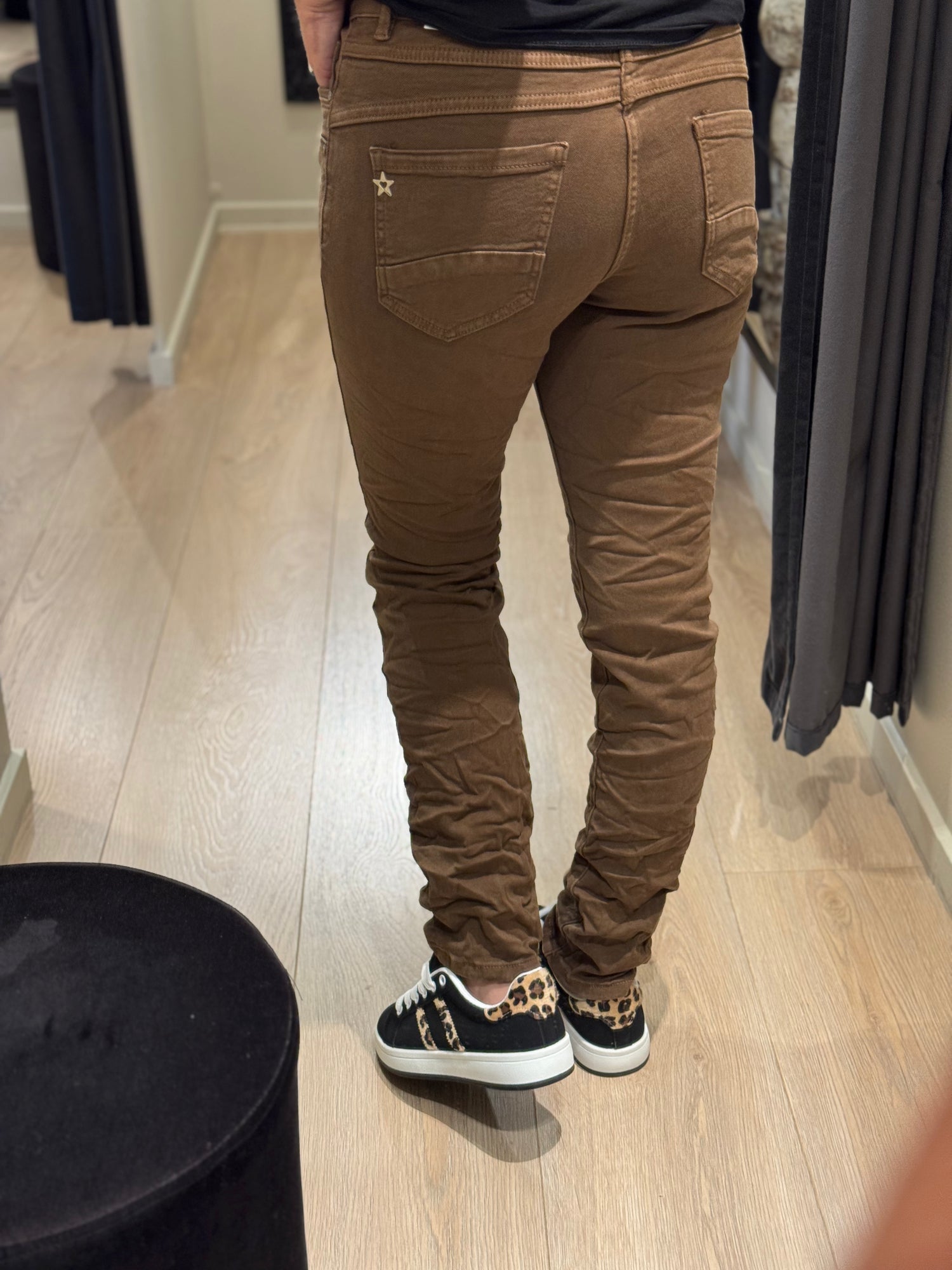 Jewelly - Jeans - Mørk Sand