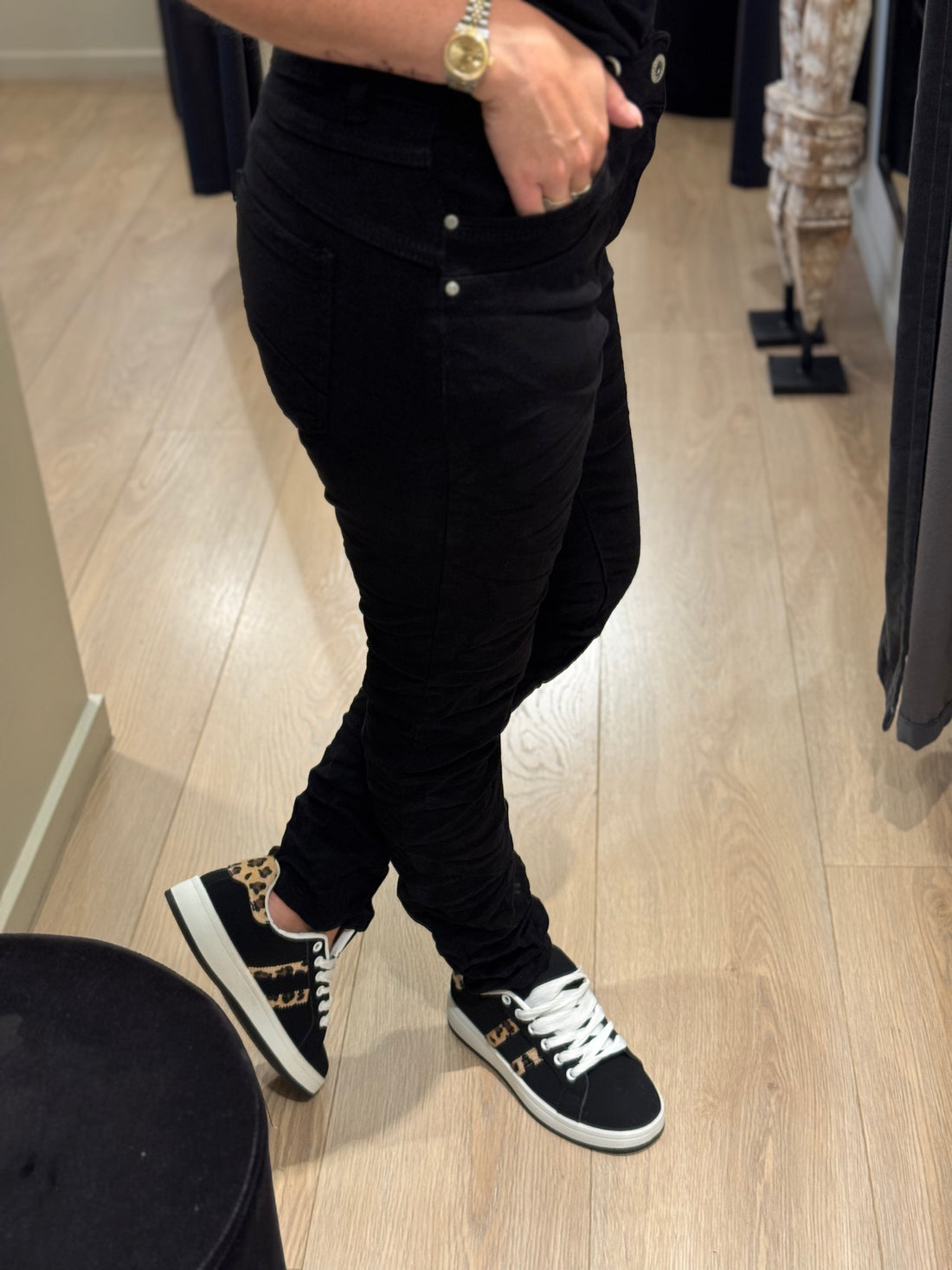 Jewelly - Jeans - Sort M. Knap