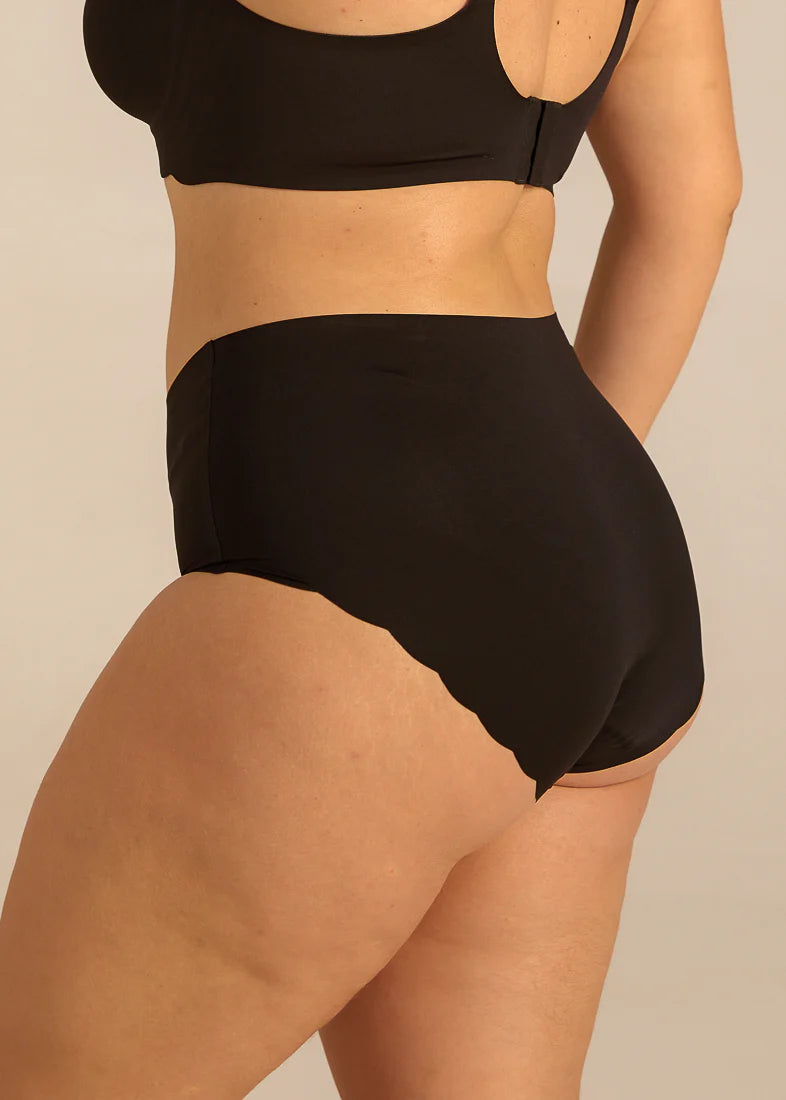 Femifemme - Highwaist Maxi Trusser - Sort