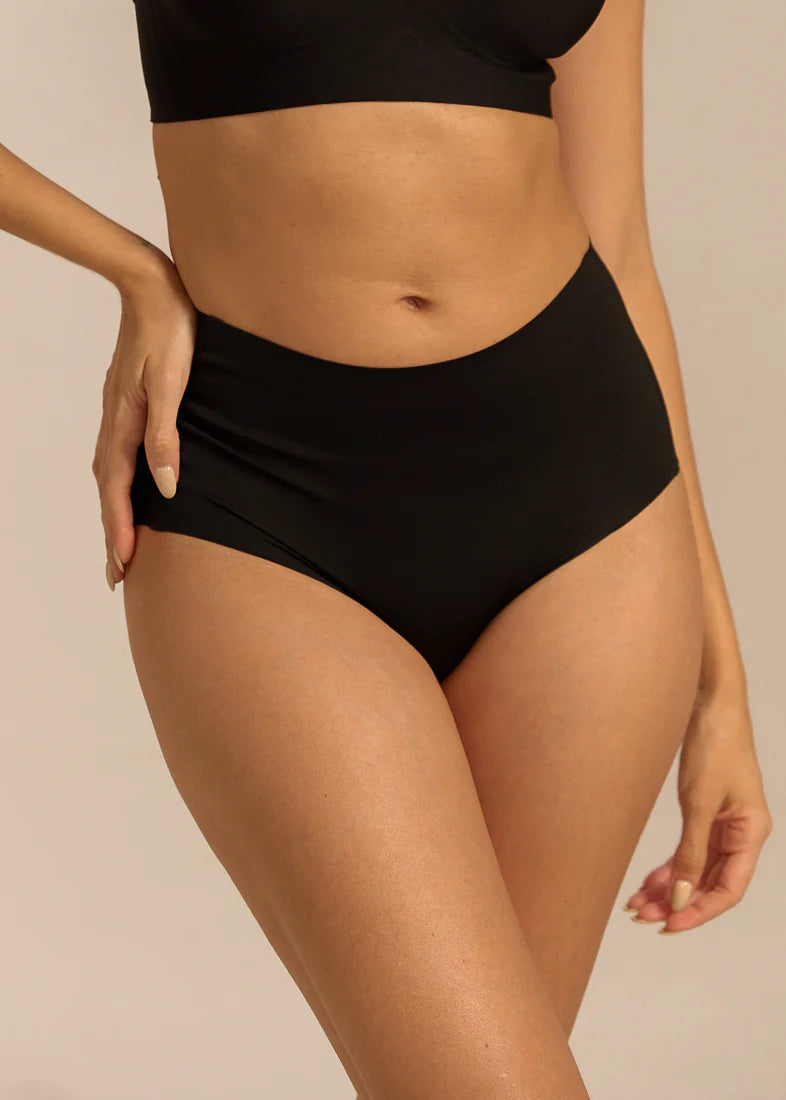 Femifemme - Highwaist Maxi Trusser - Sort