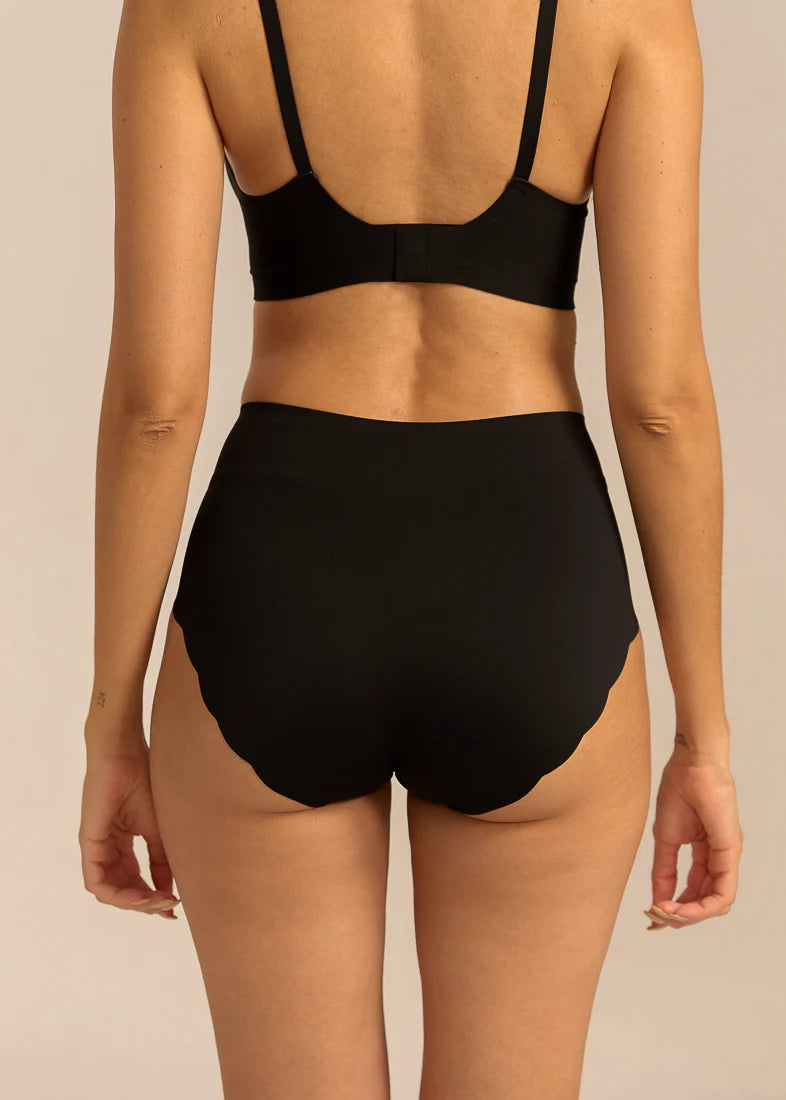 Femifemme - Highwaist Maxi Trusser - Sort