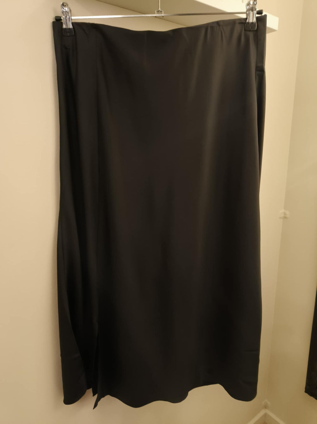 Only Carmakoma - Domina - Satin Nederdel Sort